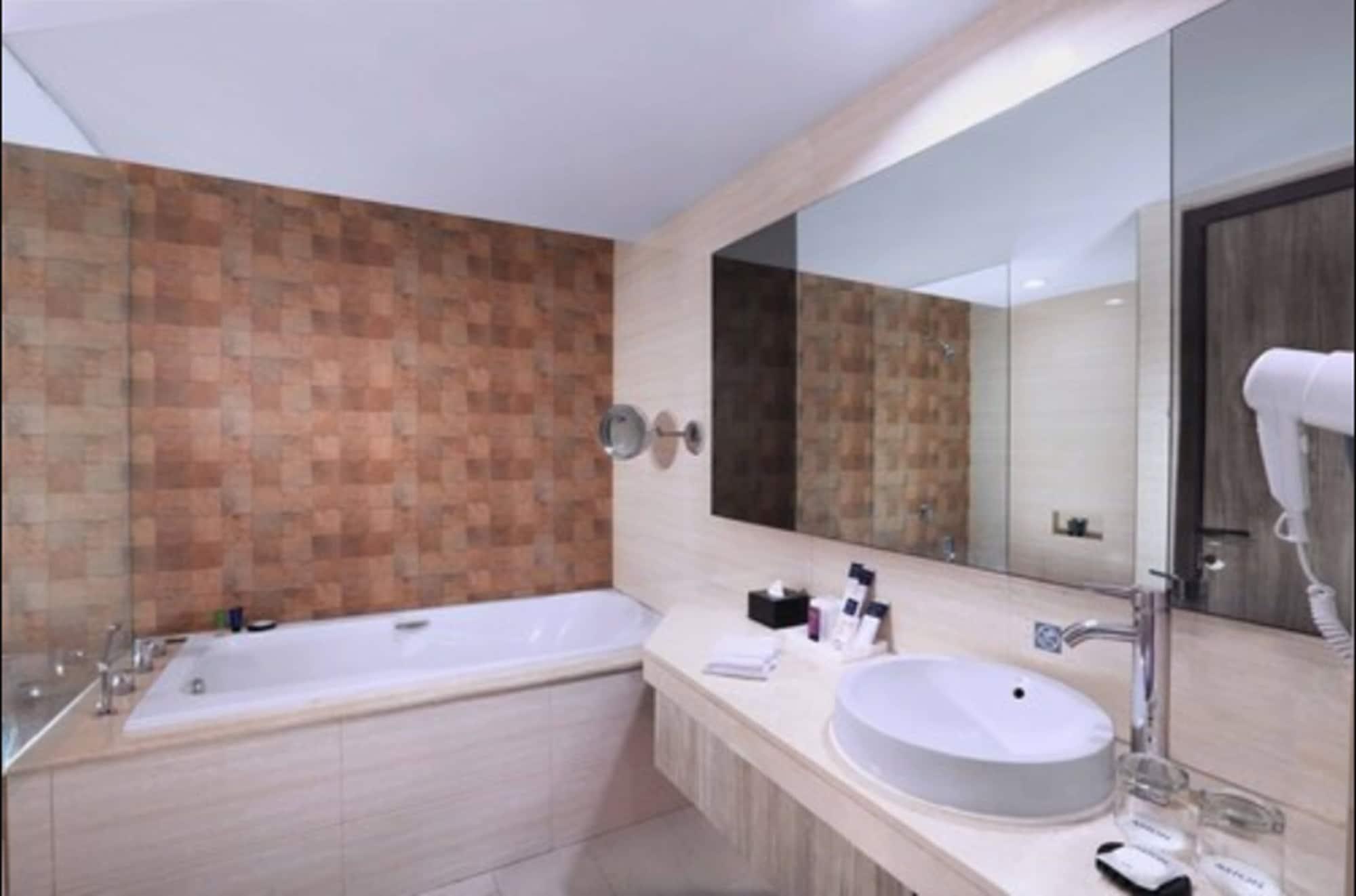 Aston Inn Pandanaran Semarang Eksteriør bilde